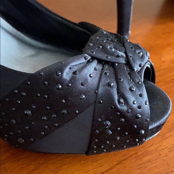 COPY - Black heels size 9M from le Château. - Picture 2 of 5